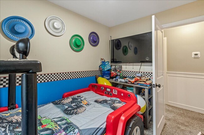 Building Photo - Immaculate 3 Bedroom & 2 Bathroom