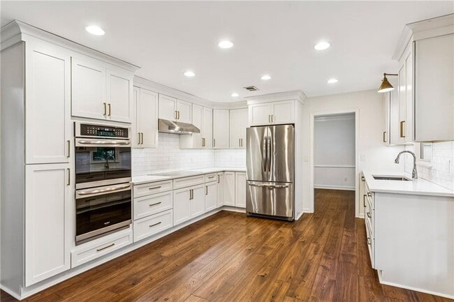 Building Photo - 1164 Fairfield Drive