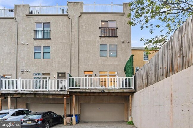 Building Photo - 159 Green Ln