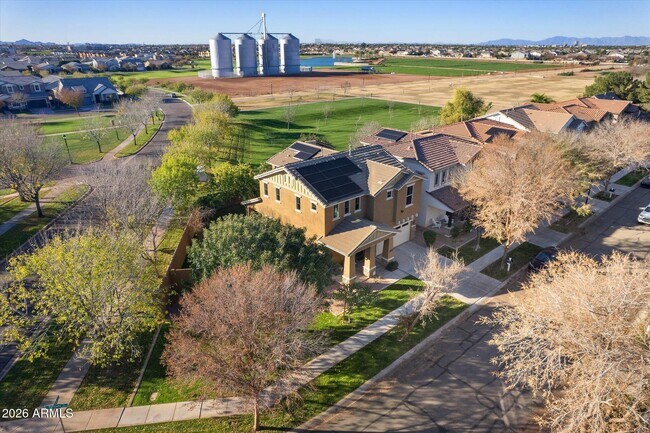 Building Photo - 3437 E Mesquite St