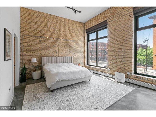 Building Photo - 404 N Washington Ave