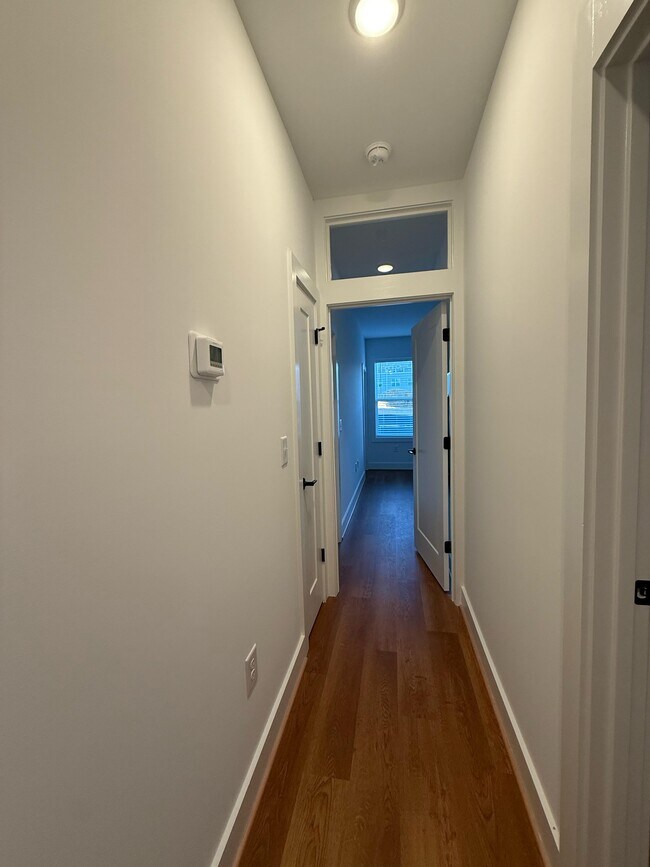 Building Photo - 909 Bainbridge St