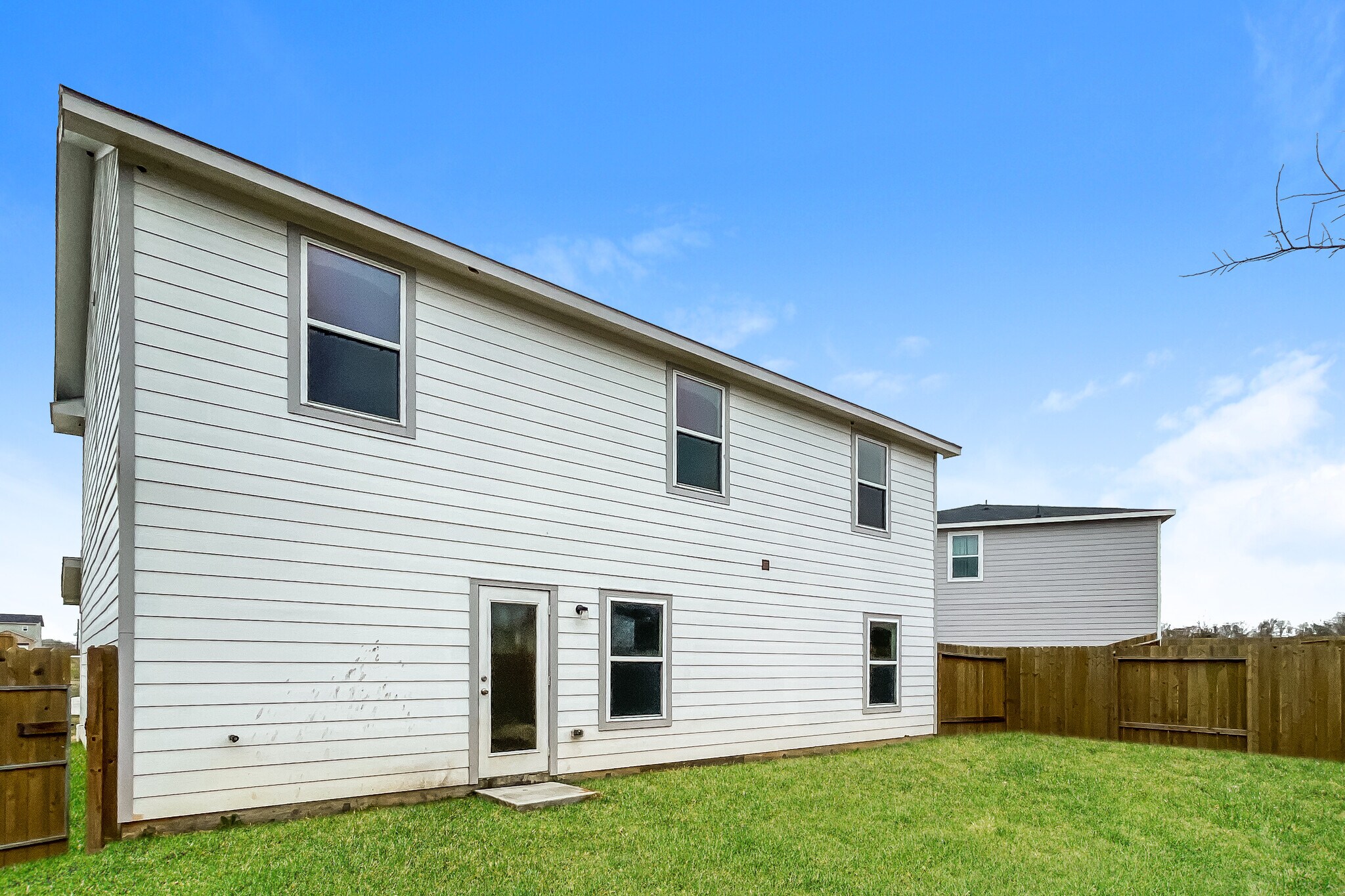 Building Photo - 14222 Green Wing Cir