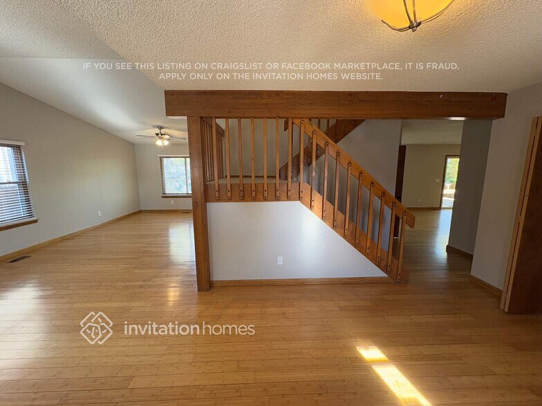 Building Photo - 11333 E Warren Ave