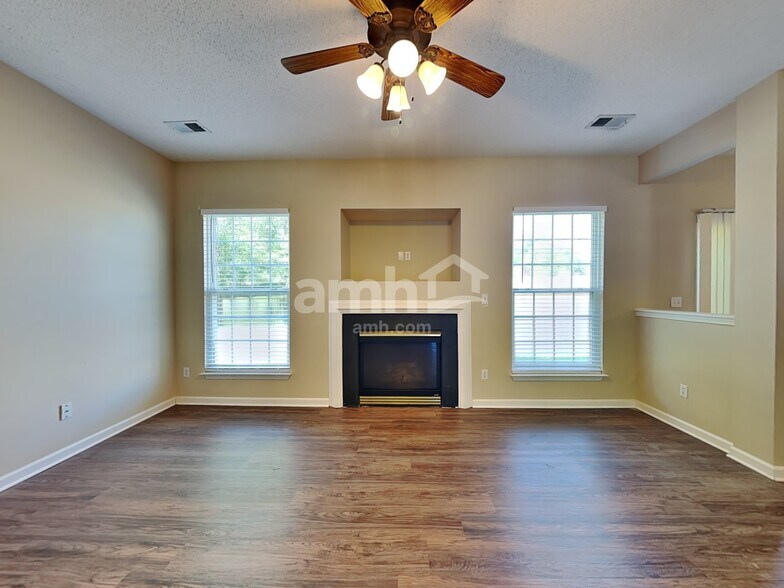 Building Photo - 653 Timber Walk Dr