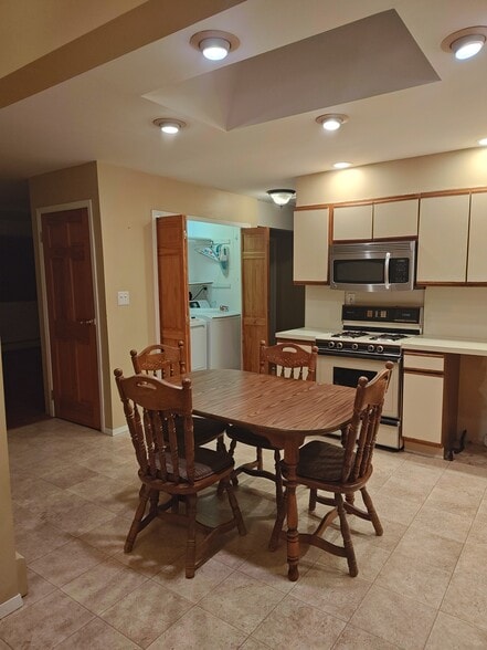 Eat in Kitchen - 32 Scooter Ln