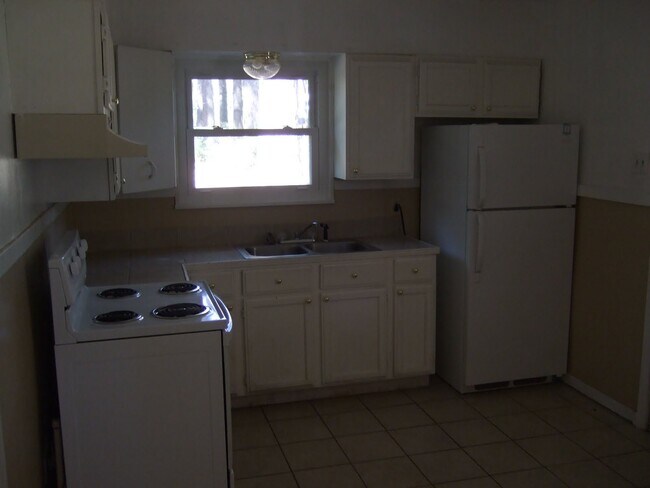 Building Photo - 626 Meadowview Dr