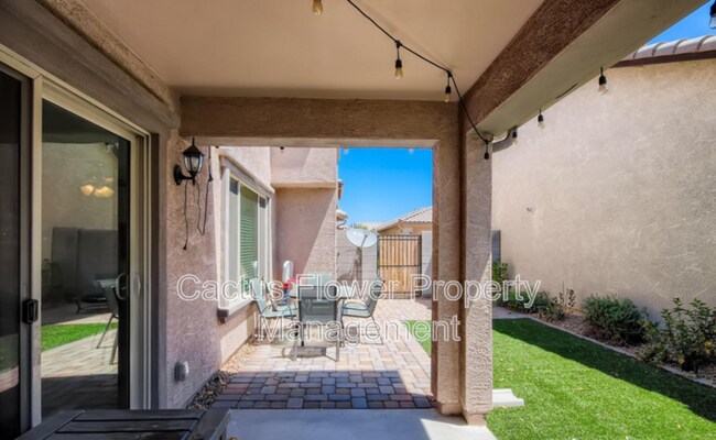 Building Photo - 1245 N Balboa