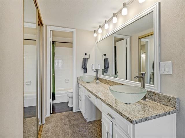 Building Photo - 3139 Golden Oak Ct