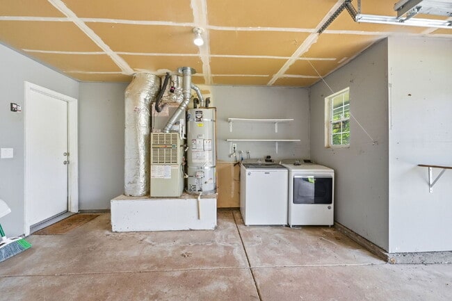 Building Photo - 3 Bedroom Home with RV/Boat Parking, Large Yard & Chicken Coop – Cul-de-Sac Location Near Kids Ki...