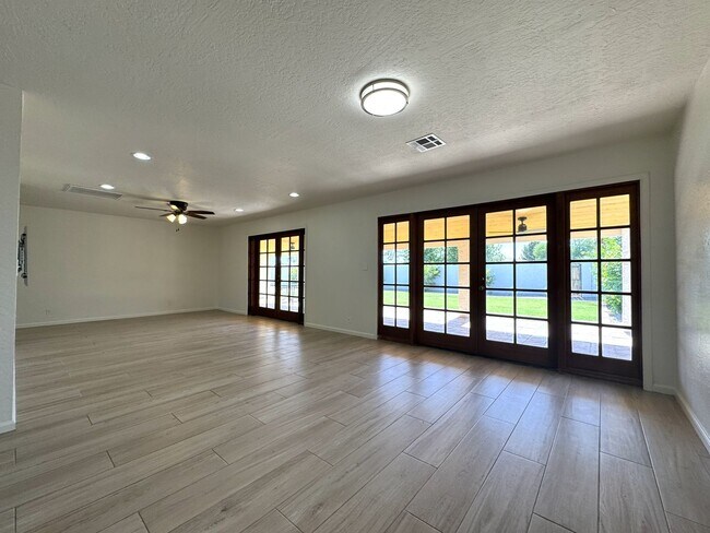 Building Photo - 4426 N 85th St