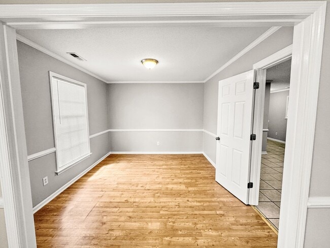 Building Photo - Nice 3 Bedroom Ranch
