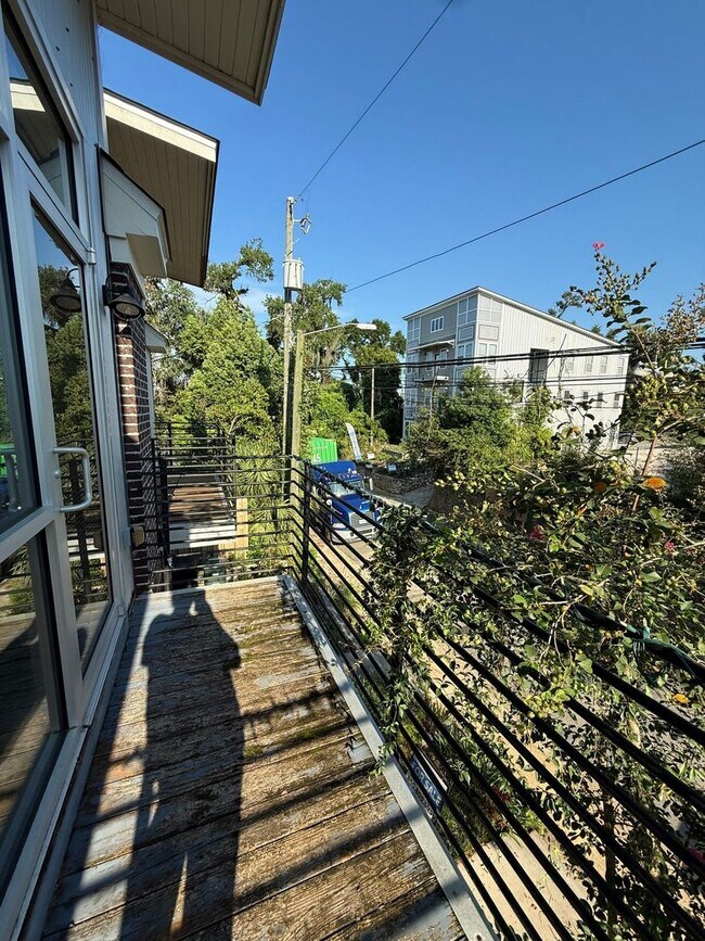 Building Photo - 3 Bedroom Townhome in All Saints District!...