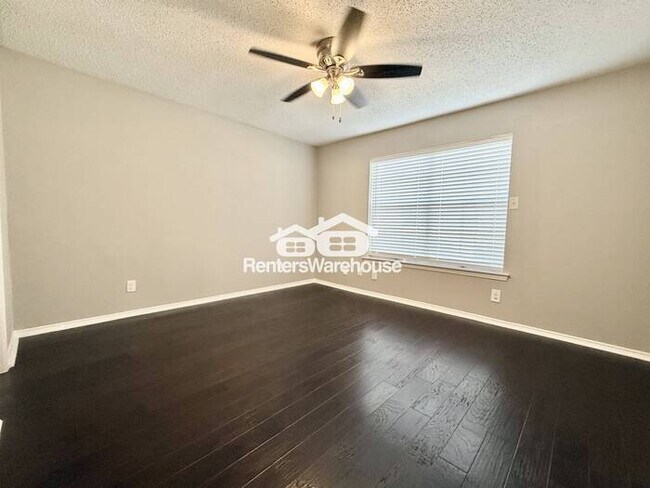 Building Photo - 2 Bed / 2 Bath Condo in Gated, Secluded Co...
