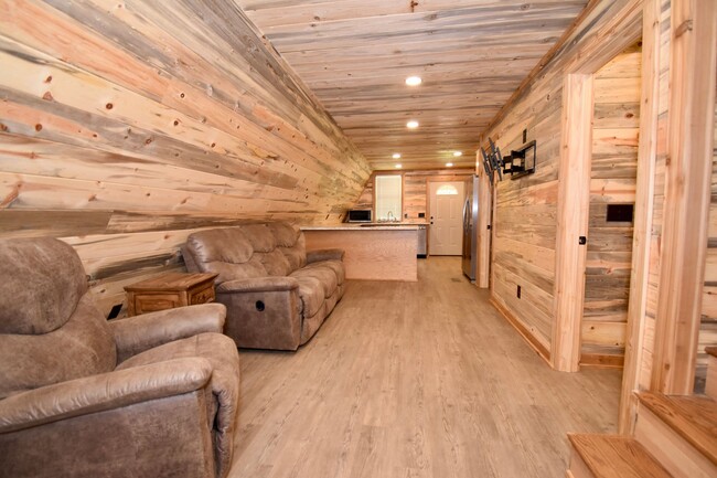 Building Photo - 1 Bedroom House in Ruston With Lots of Upd...