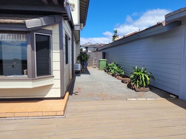 Building Photo - Quiet w/Beautiful Ocean Views 3bd, 2.5bath, SF w/2 car garage 1655sqft unit . $4200