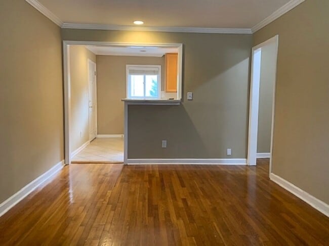 Building Photo - 2 bedroom/1 bath Condominium in a Gated Community