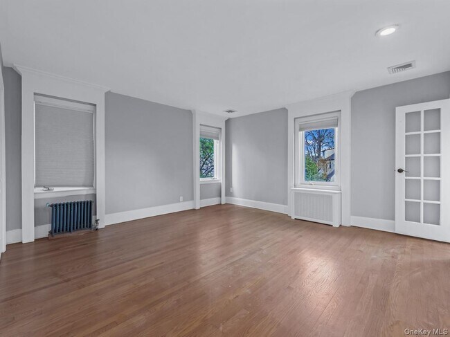 Building Photo - 14 Nirvana Ave