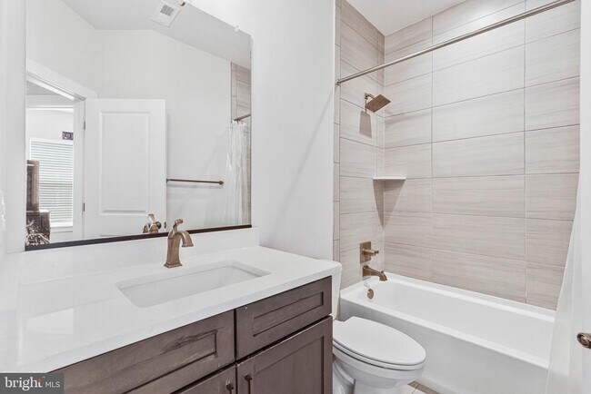 Building Photo - 14803 Retreat Blvd