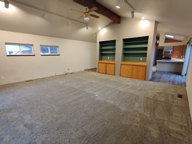Building Photo - Your Next Home in the Heart of Richland — ...