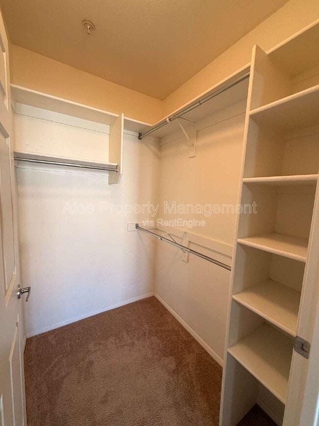 Building Photo - 1295 N Ash St