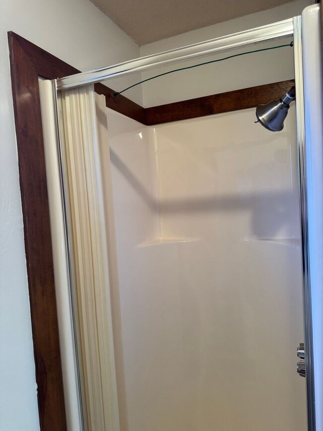 Building Photo - Timeless All-Brick Charm Near Madison St! 3 Bed 3 Bath with Detached Garage!