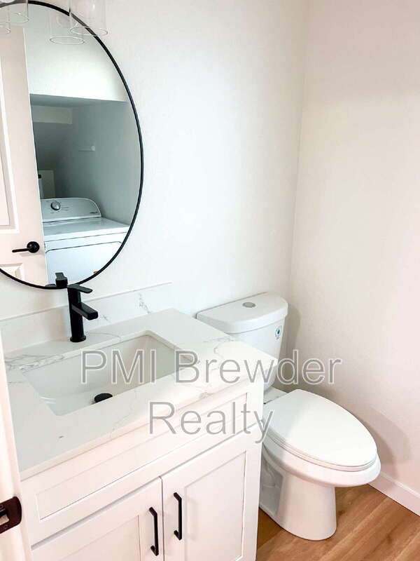 Building Photo - 9727 5th St NE