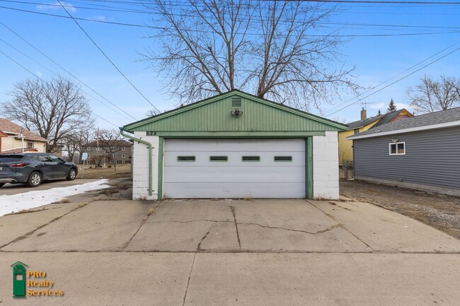 Building Photo - 3 Bedroom Home in South Saint Paul