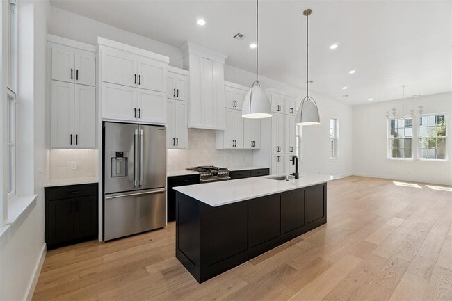 Building Photo - 18821 Selah Wy