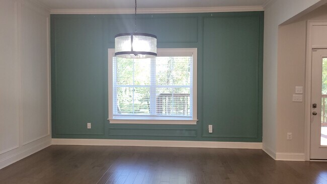 Building Photo - 130 Creekmound Dr