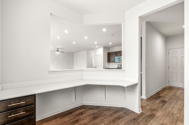 Building Photo - 6599 Seabiscuit Rd