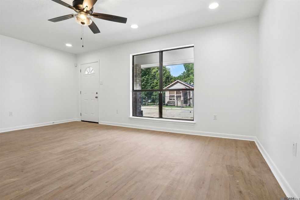 Building Photo - 1915 Tennessee St