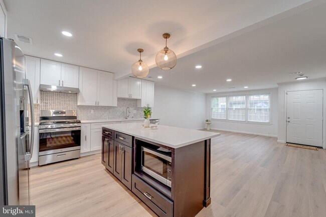 Building Photo - 4047 Chetham Wy