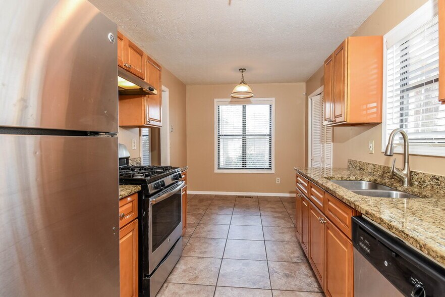 Building Photo - 2990 Fetlock Dr SW