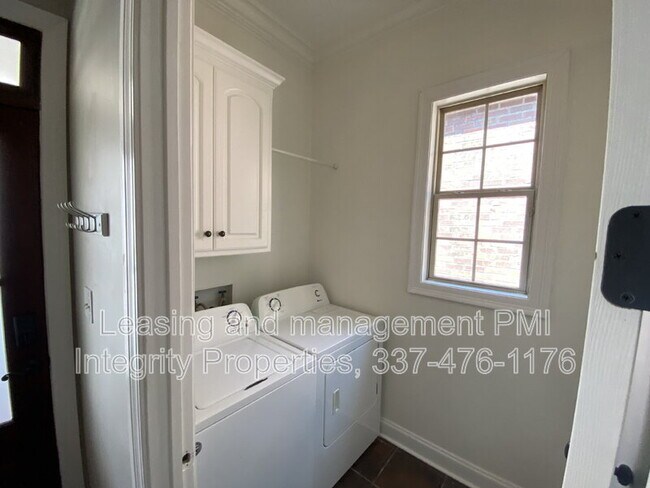 Building Photo - 303 Chimney Rock Blvd