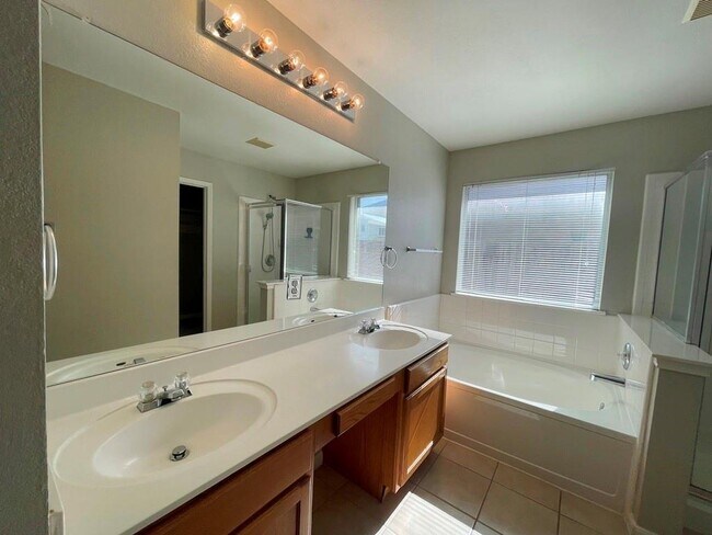 Building Photo - 2305 Bakers Way