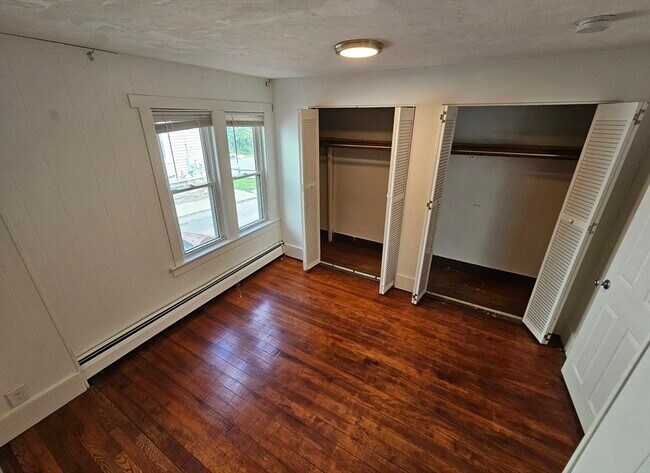 Building Photo - 5 Brookdale St