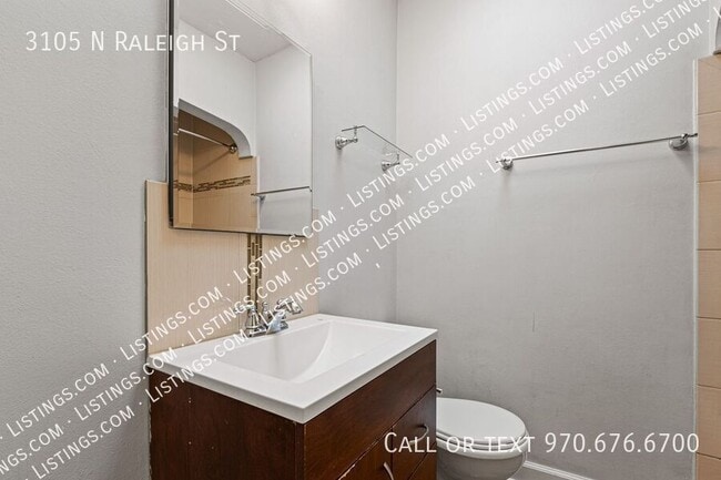 Building Photo - 3105 N Raleigh St