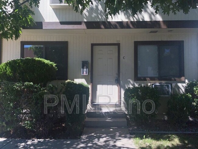 Building Photo - 1015 Locust St