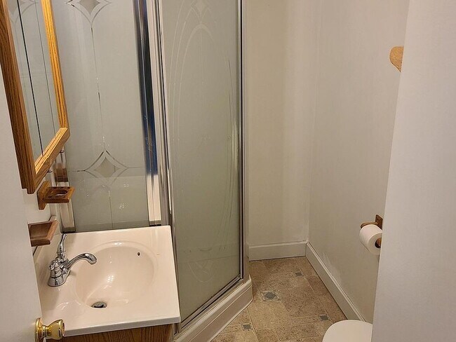 Building Photo - Remodeled master suite