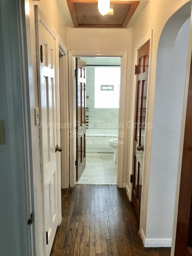 Building Photo - 5242 Parker Ave