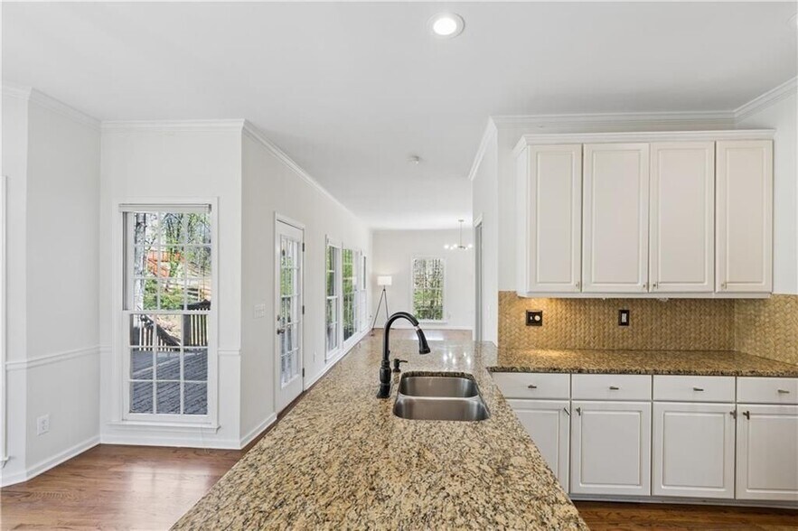 Building Photo - 5055 Mallory Ct