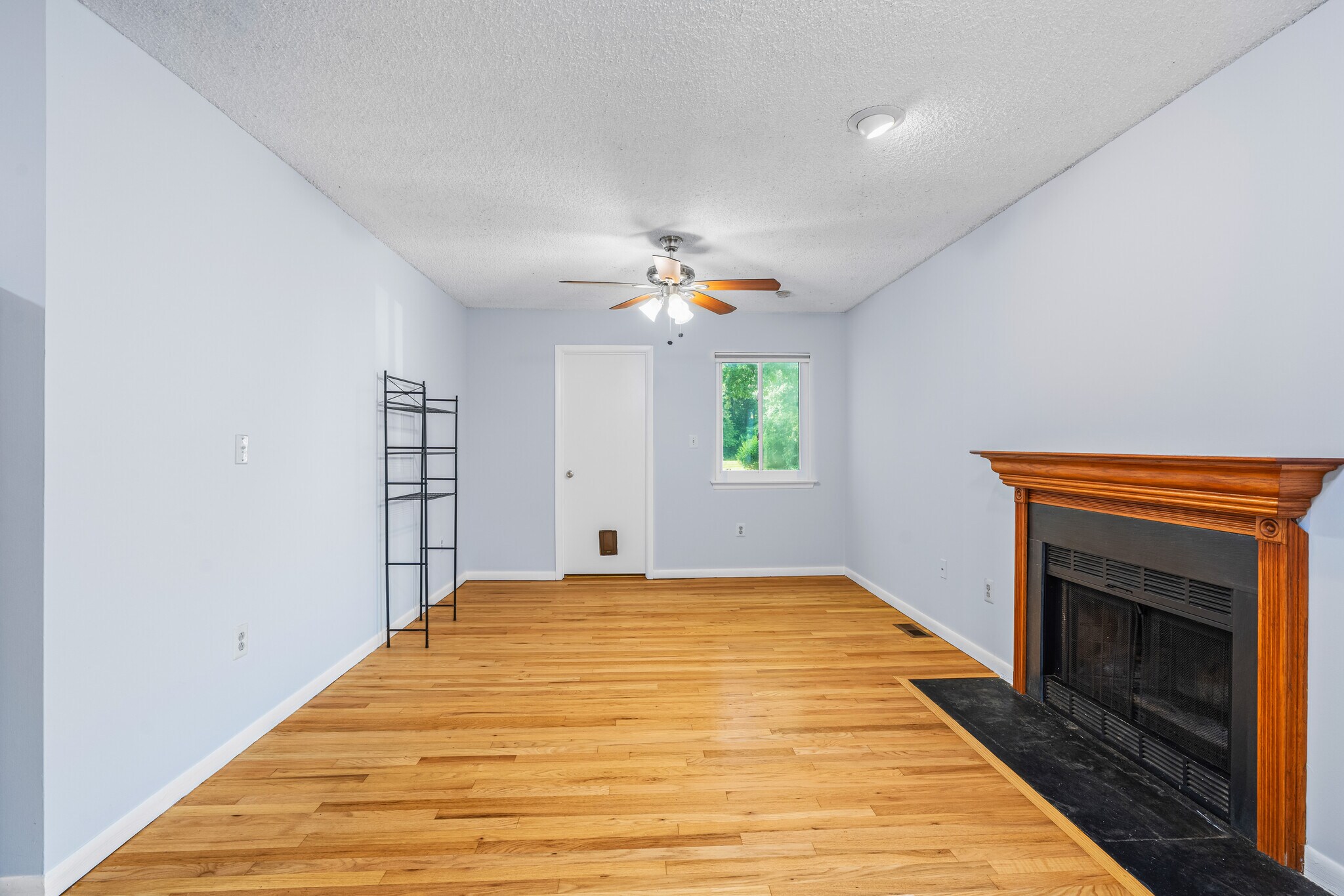 Building Photo - 99 Thoreau Dr