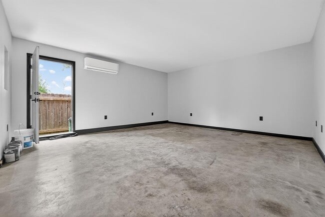 Building Photo - 8409 Nairn Dr