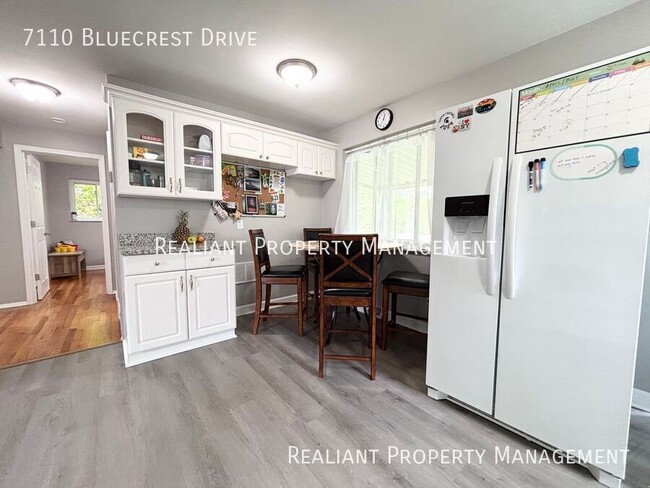 Building Photo - 7110 Bluecrest Dr