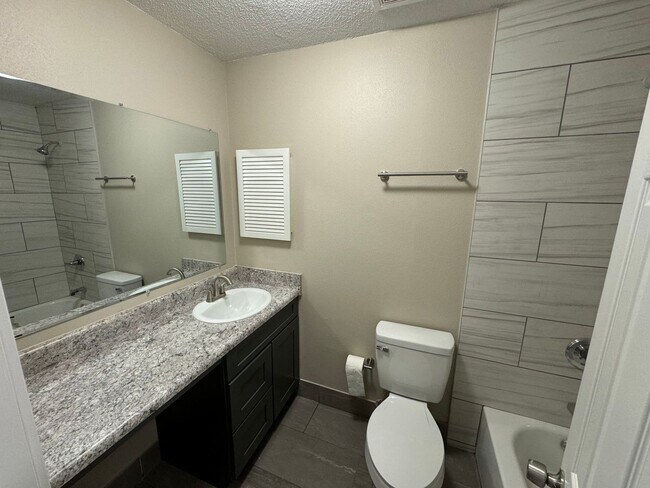Building Photo - Pensacola - Carlisle - 3 Bedroom, 2 Bathroom