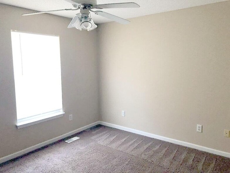 Building Photo - 6716 Bryant St