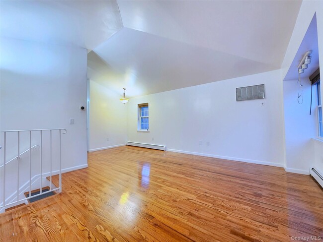 Building Photo - 3080 Middletown Rd