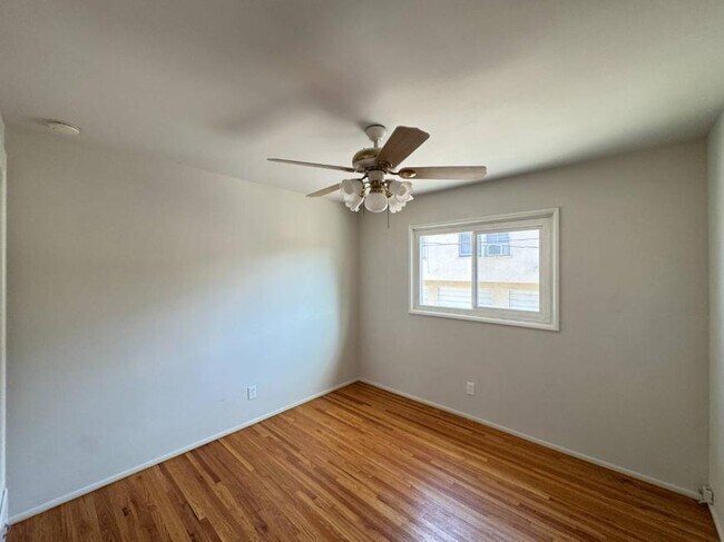 Building Photo - 2.0 bedroom in Pasadena California 91104