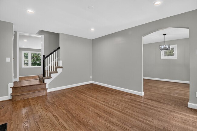 Building Photo - 9315 Linden Ave